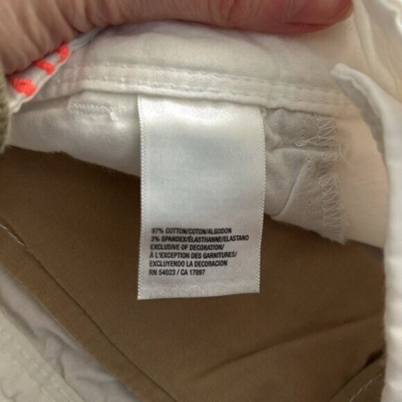 White and Pink Old Navy Anchor Shorts - Picture 3 of 3